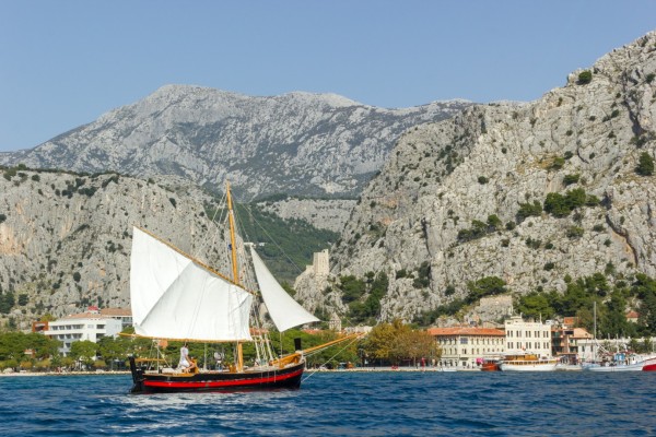 Jedrenjak_Omiš